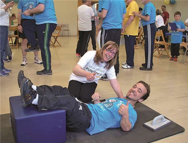 Hier zeigte Mathias Mester (Silbermedaille Paralympics) wie fit er drauf ist.