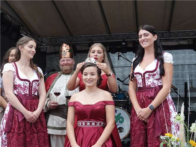 Highlight in Ahrweiler: Die neue Burgundia Lena stand im Mittelpunkt am ersten F...