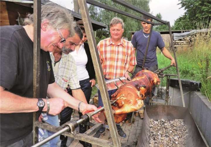 Highlight war das gegrillte Spannferkel.