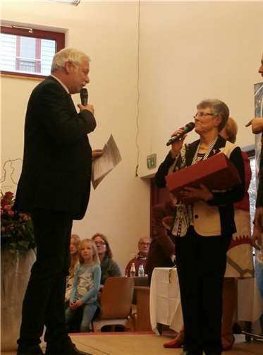 Hildegard Jöris, Vorsitzende des Vereins „Mach mit“ und Eckhard Kilian.