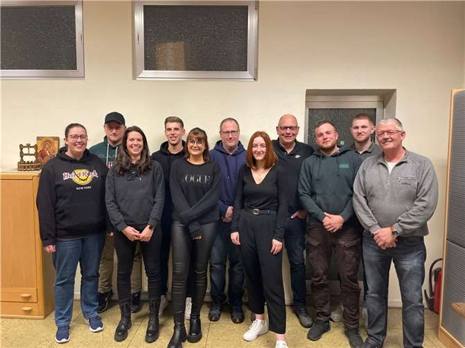 Hinten: Kai Gantz, Christian Kessel, Thomas Schlemmer, André Merken – Schönebeck, Tom Seidenberg. Vorne: Carina Holthoff, Saskia Holthoff, Nicole Schneider, Pia Assenmacher, Tom – Robin Gabler, Heinz Holthoff. Abwesend: Carsten Monjau  Foto: Privat / Archiv JGV Oberwinter