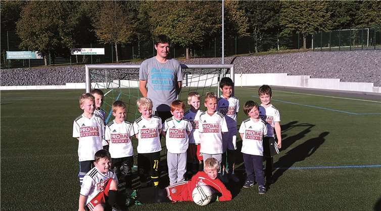 Hinten Luca Brühl,Tom Storoschenko,Max Walkenbach,Carl Köster,Trainer Marco Burde,Yannis Burde,Finley Zachau,Leon Treitz ,Can Karakas ,Julius Arndt, Elias Seiler,vorne Leon Eisel und Gian Luca Plate.privat