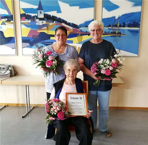 Hinten stehend: Gisela Schwanda, Marie-Therese Reitz, vorne: Sibylle Bredereck (v. l.).privat