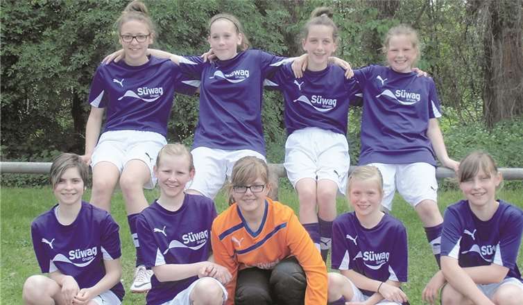 (Hinten v.l.) Jana Hermes, Lea Münich, Hannah Klöckner, Annika Zirvas, (vorne v.l.): Melina Ruckes, Melina Dammann, Leonie Wilke, Hannah Ackermann.  Privat