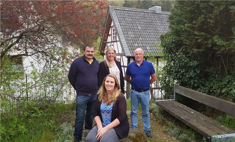 (Hinten v.l.:) Robert Hupperich, Anke Hupperich, Andreas Asbach, (vorne v.l.:) Lisa Schmidt, es fehlt: Christoph Zerwas. Foto: privat