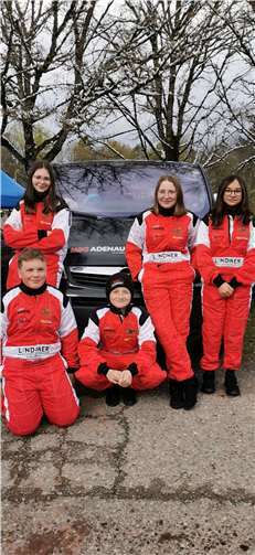 Hinten v.li.: Celine Luik, Charlotte Rauhe, Natalie Wengler und vorn v.li.: Jannik Erik Nohles, Florian Rauhe. Fotos: privat