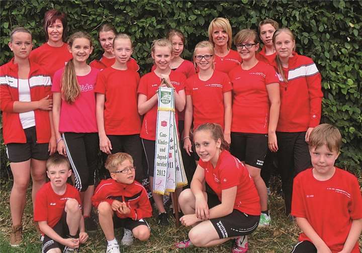 Hinten v.li. Marie Zirvas, ÜL Claudia Dammann, Julia Präder, Juliane Spitzley, Lea Krämer, Melina Dammann, Alessa Kaufmann, Hannah Ackermann, ÜL Jutta Ackermann, Leonie Wilke, Jonas Spitzley, Celine Pischke; vorne v.l. Moritz Moskopp, Nick Quint, Lea Münich und Nils Timmermann.privat