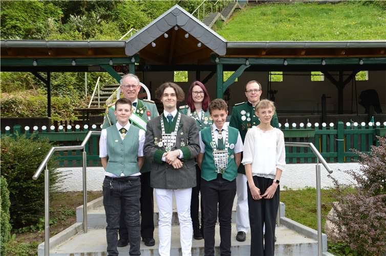 Hinten v.l.n.r. Sigi Belz, Carina Kesselheim, Rene Heck. Vorne v.l.n.r. Ivonne Gerhartz, Hendrick Raab, Keneneth Bernd Heydecke, Angelina Dreßen.