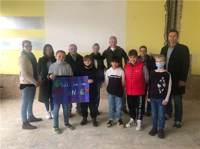 Hinten von links: Fr. Seitz, Fr. Uygun, Herr Krüger, Fr. Gahl, Herr Hauck, Fr. Lehnertz, Herr Gellermann. Vorne von links: Schüler aus der Glücks-AG der EGS Meckenheim.Foto: privat