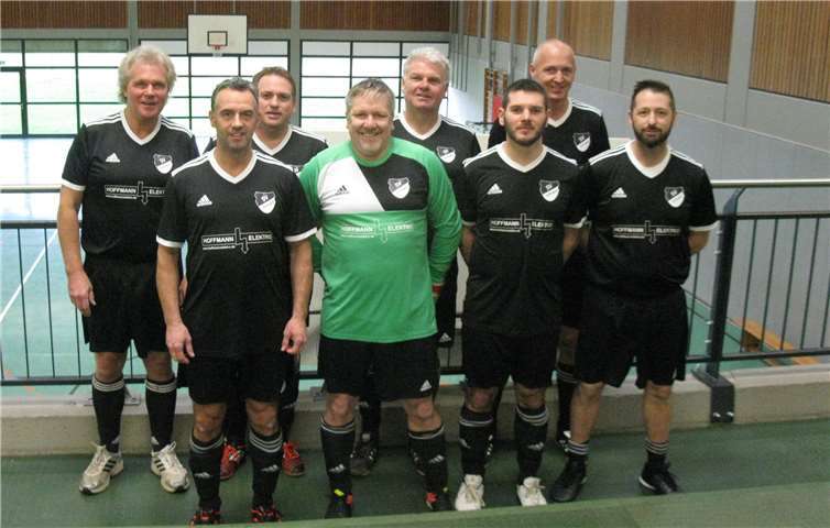 Hinten von links: Jürgen Huth, Markus Ehgartner, Bernd Kambeck, Thomas Groe, vorne von links: Andreas Bahn, Thomas Zickenheiner, Thorsten Schmitt, Michael Petkovski.Foto: privat