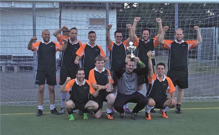 Hinten, von links: T. Spitzley, A. Groß, T. Stenz, D. Oster, M. Schüller und R. Isinger, vorne von links: S. Zimmer, P. Barz, Ch. Penth und A. Weiler. privat