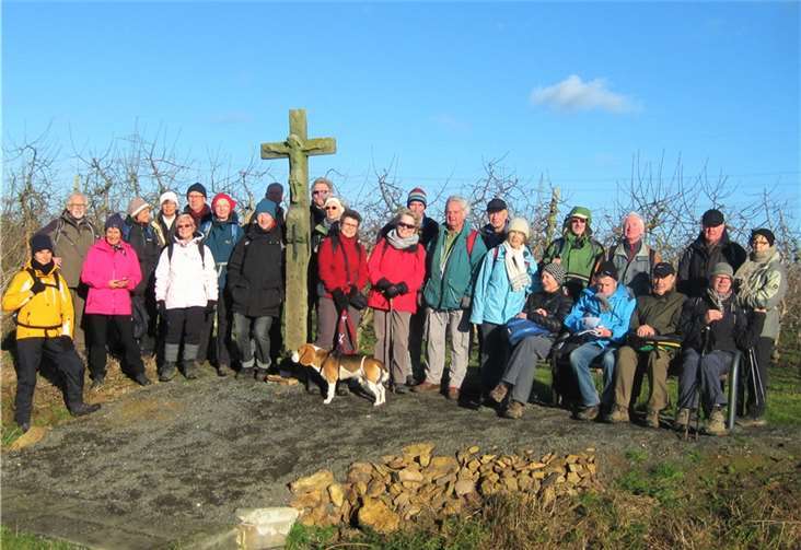 Hinter dem Schutzengelkreuz stand bis 1718 das Siechenhaus von Eckendorf für Leprakranke. privat
