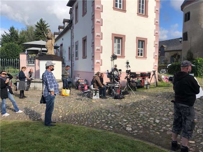 Hinter den Kulissen der ARD-Produktion.  Quelle: ARD Degeto/Thomas Neumeier