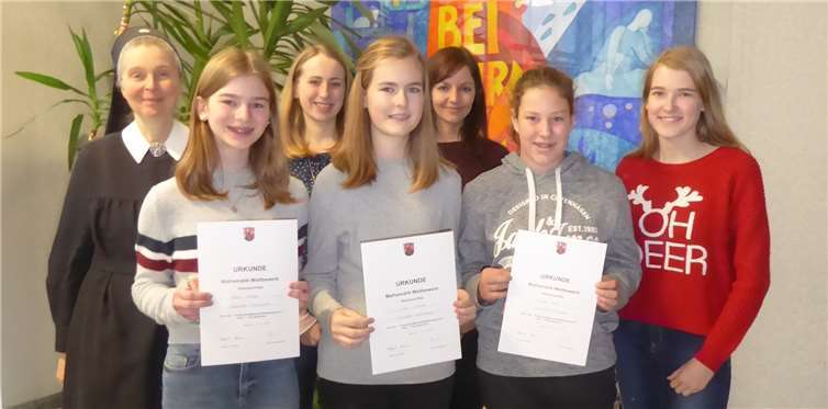 (Hintere Reihe:) Sr. M. Gabriele, Christina Herrmann, Irina Schräder, (vordere Reihe:) Felina H., Linnea P., Linnea C., Rachel Z. Foto: privat