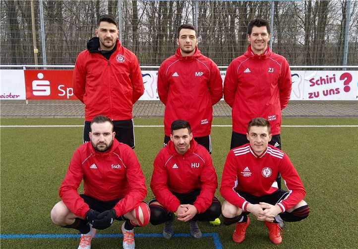 Hintere Reihe v.l.: Josip Vukovic, Dominik Soldo (beide Kroatien) und Trainer Zvonko Juranovic. Vorne: Nick Neumann (zurück von der SG Müschenbach), Kevin Schumacher (zuvor VFL Hamm) und Mario Marijanovic (zuvor SG Staudt).Foto: privat