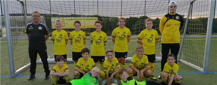 Hintere Reihe (v.l.n.r.): Trainer Wolfgang Drolshagen, Mars Schiffer, Luis Schürger, Kian Kaiser, Jana Moog, Torben Schneider und Trainer Max Blohm. Vorne (v.l.n.r.): Pepe Groß, Felix Königshoven, Ben Rössler, Joah Poweleit, Max Alef, Henry Pocher und Elias Jochum. Foto: privat