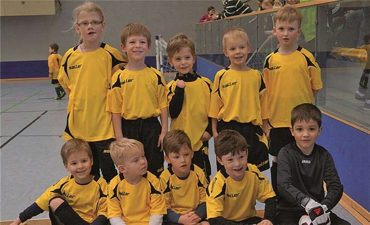 (Hintere Reihe von links) Alisha Schmitz, Ben Ruschke, Linus Theobald, Jonas Löcher und Luis Hartmann sowie (vordere Reihe von links) Niklas Schneider, Laurenz Durben, Toni Fingerhut, Marian Retterrath und Jan Durben. privat