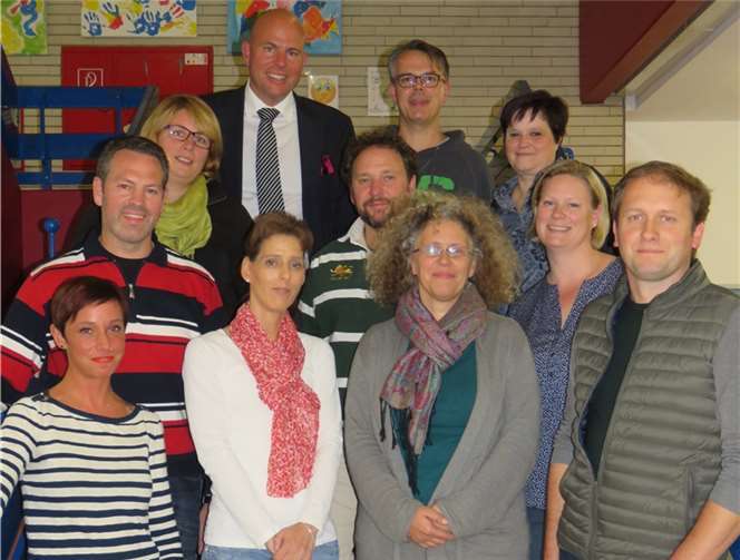 Hintere Reihe von links: Anja Bialowons, Prof. Marc Wagner, Horst Schäfer, Silke Kluth. Mittlere Reihe von links: Volker Lange, Oliver Laugks, Simone Polch. Vordere Reihe von links: Janine Buchwald, Angela Wenzel, Simone Hafner und Helmut Rehkopf. privat