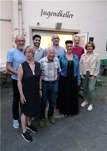 Hinterere Reihe v.l.n.r.: Winfried Glaser, Soulheyl Jabiri, Jan Uhrmacher, Jörn Lossau. ordere Reihe v.l.n.r.: Angela Linden-Berresheim, Wilfried Rink, Ariane Uhrmacher, Sabine Glaser.  Foto: