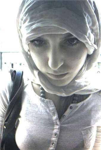 Hinweise zu der gesuchten Person bitte an das Kriminalkommissariat 36 unter Tel. (02 28) 1 50. Foto: Polizei