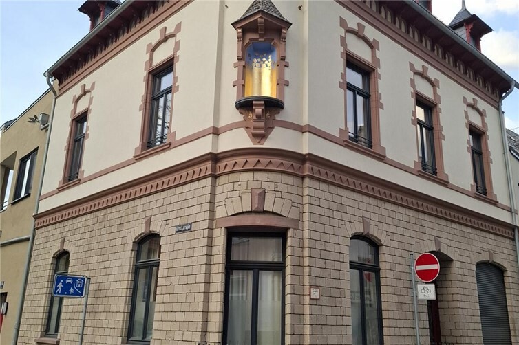 Historische Bauten wie dieses Eckgebäude in der Kirchstraße speichern enorme Mengen an grauer Energie und bestehen aus regionaltypischen Materialien