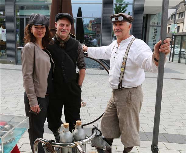 Historische Fahrräder wurden von vielen Besuchern bestaunt.