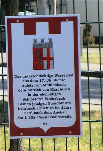 Historische Tafel am heutigen Standort des Wasserrades