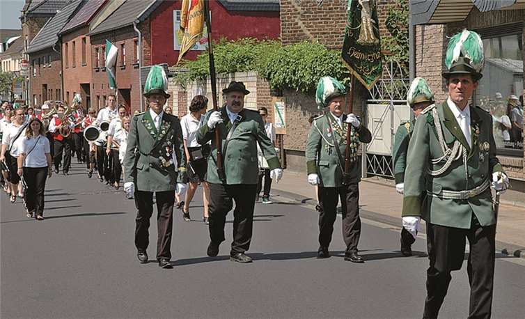 Historischer Umzug der Heimerzheimer Schützen.