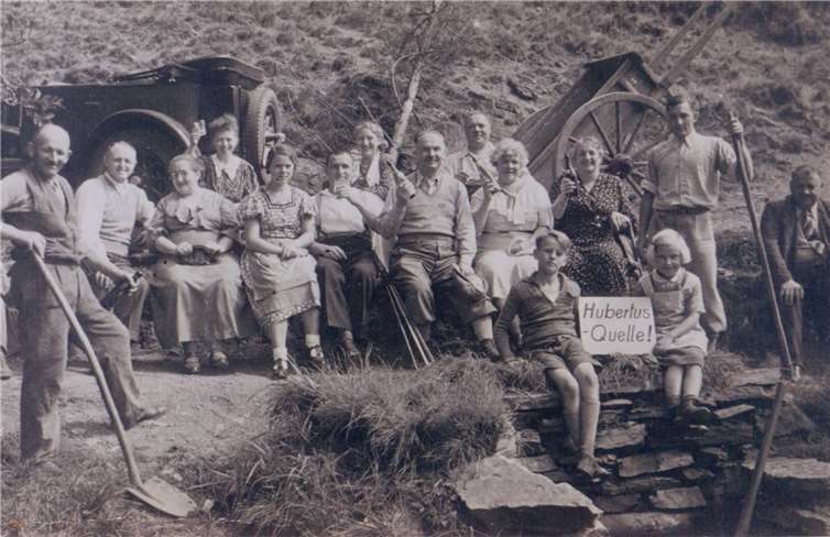 Historisches Foto am Volkefelsder Sauerbrunnen.Fotos: privat