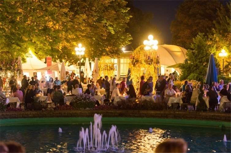 Hits von Michael Jackson und den Jackson 5 werden während der Sommernacht im Kurpark präsentiert. privat