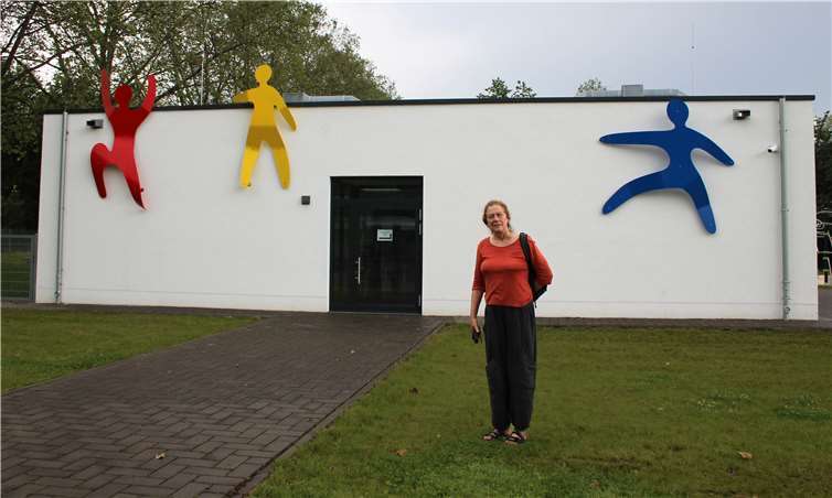 Hoch hinaus will die Kunst am Bau, während ihre Schöpferin Karin Meiner Bodenhaftung behält. Foto: HG