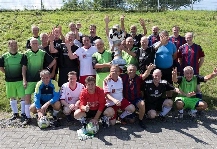 Hoch motiviert kämpften die vier Ü50 Mannschaften um den Sieg.  Andreas Thun