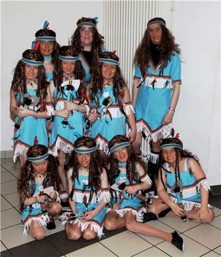 Hoch motivierte „Bassemer Tanzmäuse“ vor ihrem Auftritt in der Karmelenberghalle.privat