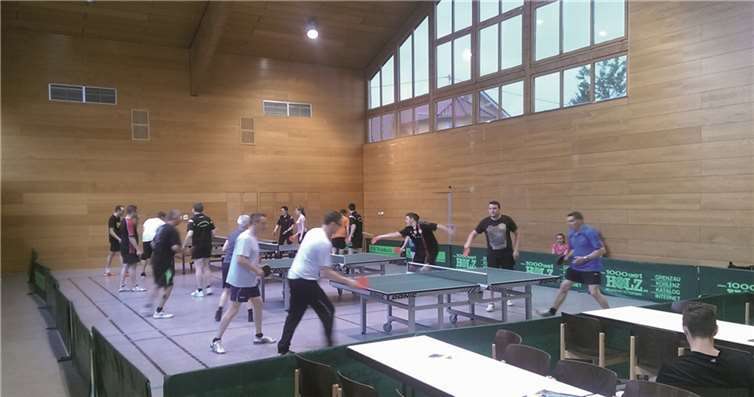 Hochbetrieb an der Platte herrschte beim „Clickball-Turnier.