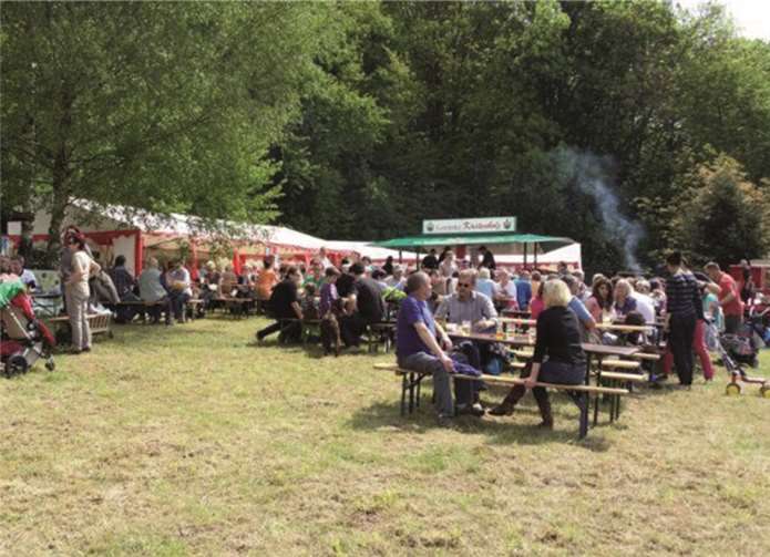 Hochbetrieb auf der Festwieseprivat