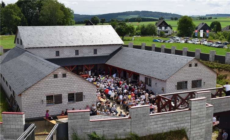 Hochbetrieb herrschte beim ökumenischen Pfingstfest in Pohl.Fotos: Dekanat Nassauer Land