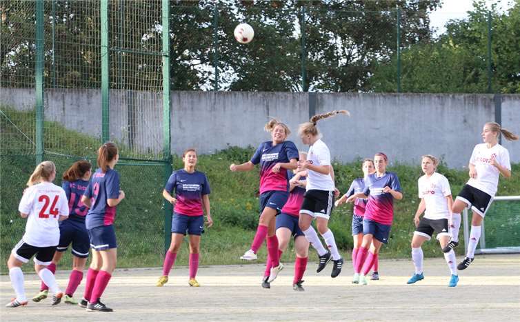 Hochbetrieb im Urbarer Strafraum.Guido Kölzer