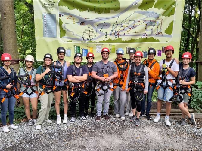 Hochseilakrobatik statt Volleyball: TV Vallendar im Kletterwald. Foto: TV Vallendar