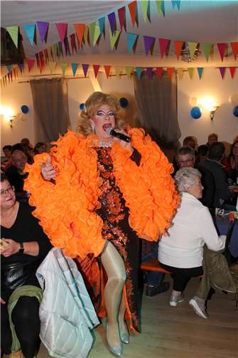 Höhepunkt des Showprogramms zur Neueröffnung war der Auftritt von „Madame Loulou L’Amour“.
