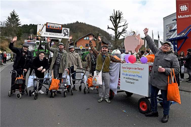 Höhepunkt im Adenauer Straßenkarnevals, der Verbandsgemeinde-Sonntagszug am 11.0...