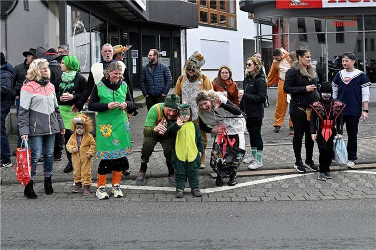 Höhepunkt im Adenauer Straßenkarnevals, der Verbandsgemeinde-Sonntagszug am 11.0...