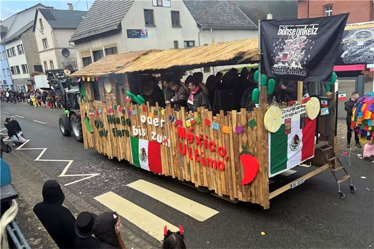 Höhepunkt im Adenauer Straßenkarnevals, der Verbandsgemeinde-Sonntagszug am 11.0...