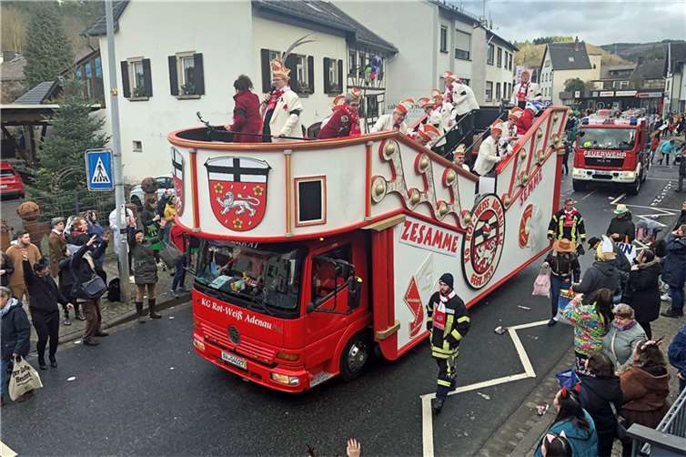 Höhepunkt im Adenauer Straßenkarnevals, der Verbandsgemeinde-Sonntagszug am 11.0...