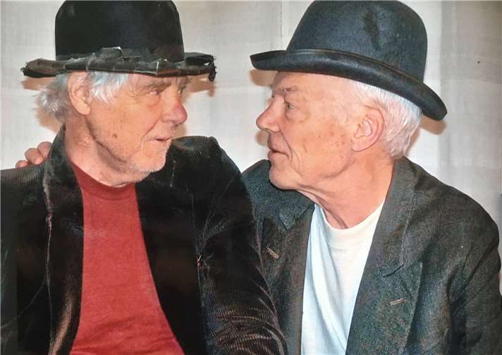 Höhepunkt seiner Theaterzeit: Traugott Scholz als Estragon in „Warten auf Godot“ mit seinem Bruder Freimut Scholz als Vladimir. (2009)