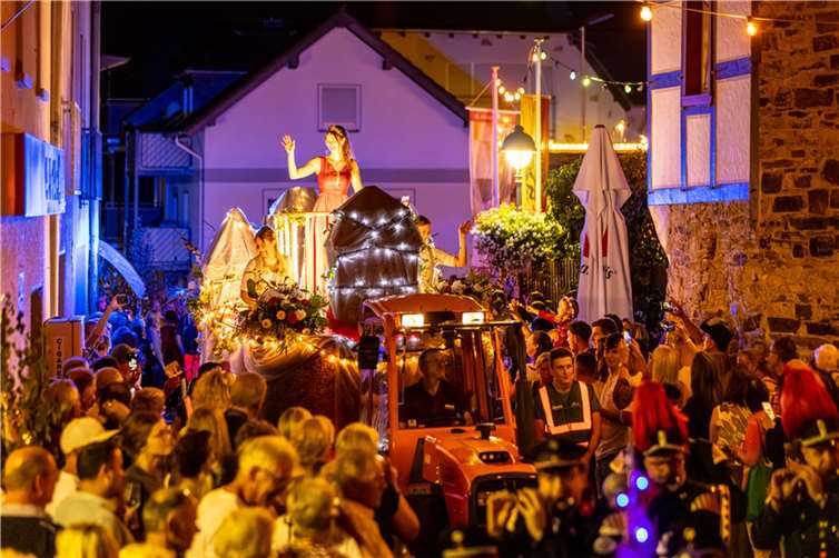 Höhepunkt wird auch in diesem Jahr wieder der Weinlesezug der 10.000 Lichter sein.  Foto: Dominik Ketz