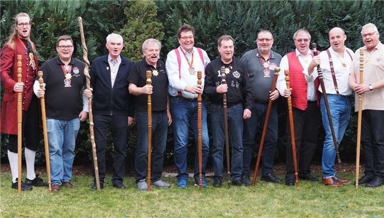 „Hofmarschall Paddy tanzender Hebekünstler von UNNE für OWE“ mit seinen Vorgängern. Foto: privat