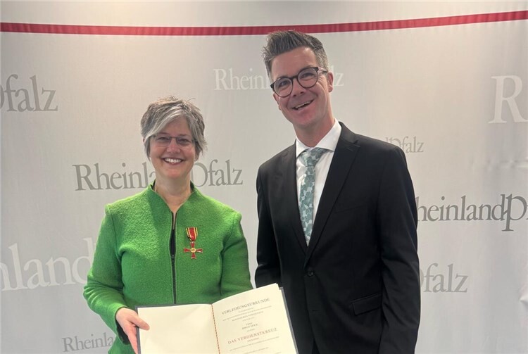 Hohe Auszeichnung für Birgit Mock aus Feldkirchen.  Quelle: Stadt Neuwied