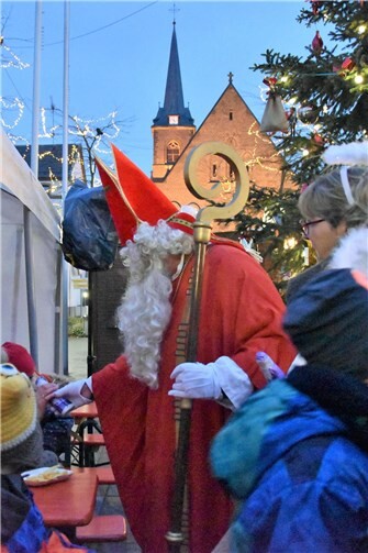 Hoher Besuch auf dem Weihnachtsmarkt.  Foto: privat