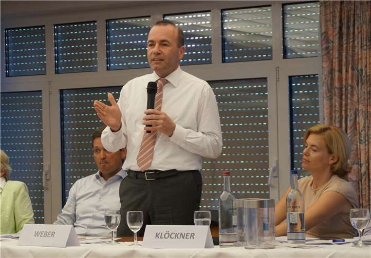 Hoher Besuch aus Brüssel: Der EVP–Fraktionsvorsitzende Manfred Weber sprach in Maria Laach über die Zukunft Europas.