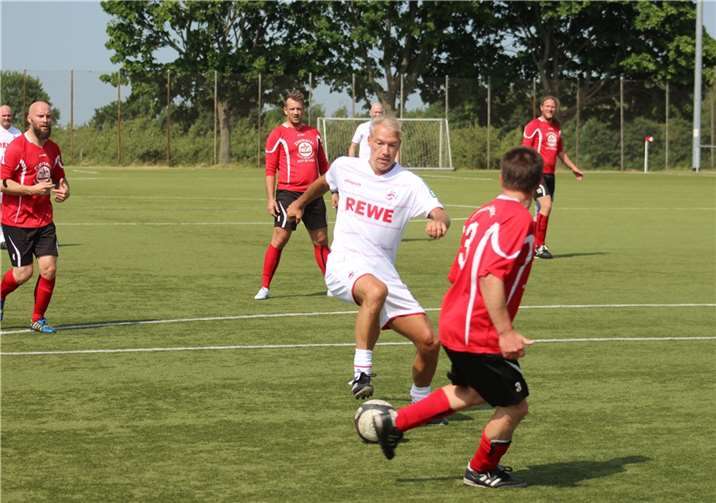 Holger Gaißmayer (Mitte) war bester Torschütze der FC-Traditionsmannschaft.